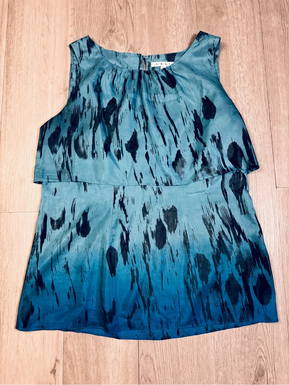 Cabi Medium SILK Sleeveless Blouse Blue Scoop Neck Layered Tank Style 142.